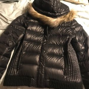 American eagle puffer jacket w/ faux fur